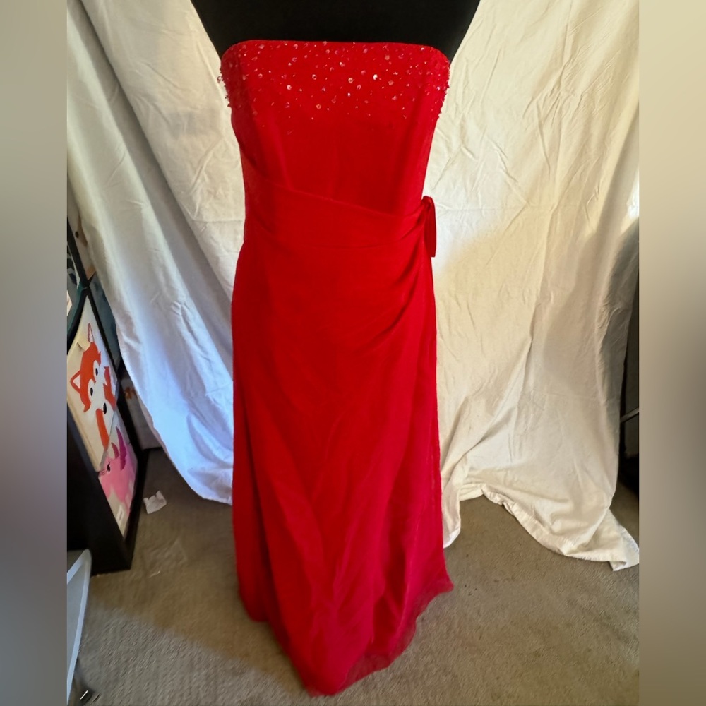 Floor length dress, bridesmaid, bridal, formal, cocktail, evening, party, prom
